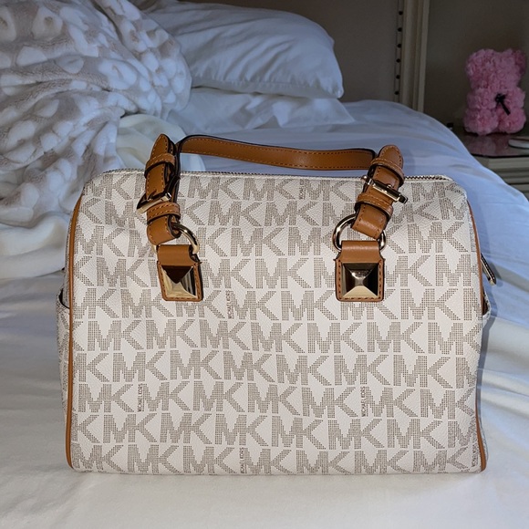 Michael Kors Bag - Picture 3 of 7